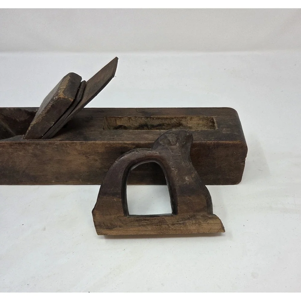 The Unbranded Brand antique 19th